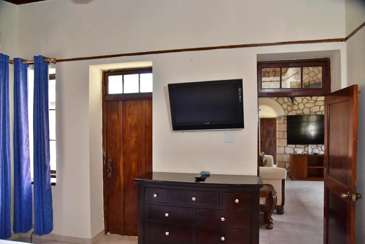 Blue Water Villas Whitehouse