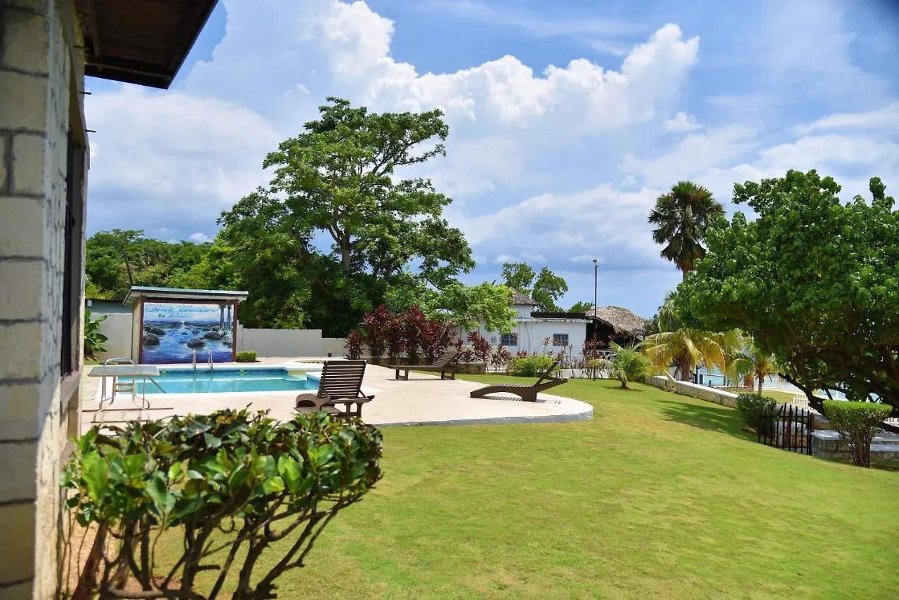 Blue Water Villas Whitehouse Jamaika